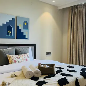 Hotel Bluo 1bhk - Balcony, Lift, Gym, Parking, Gurgaon