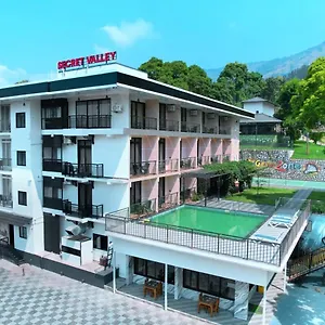  Resort Secret Valley Planation India